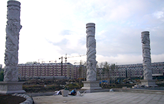 《盤龍柱雕塑》